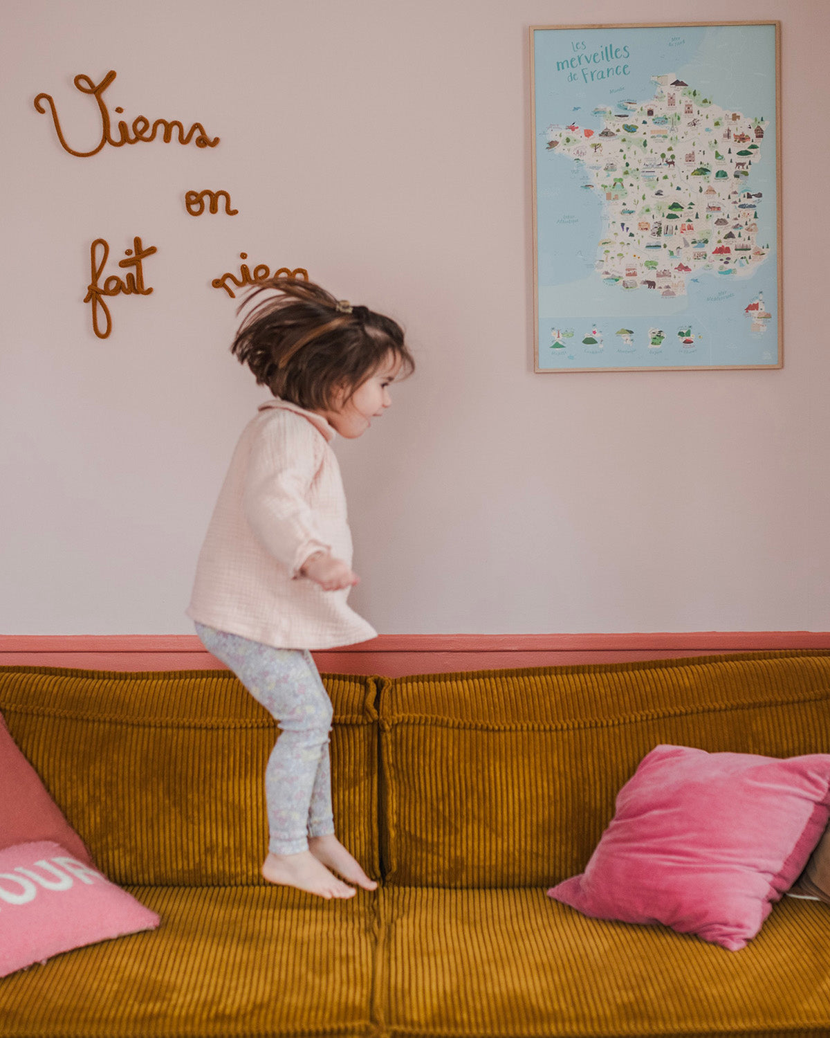 Carte de France, affiche déco colorée, affiche détaillée à explorer, poster illustré pédagogique et géographique Papier curieux