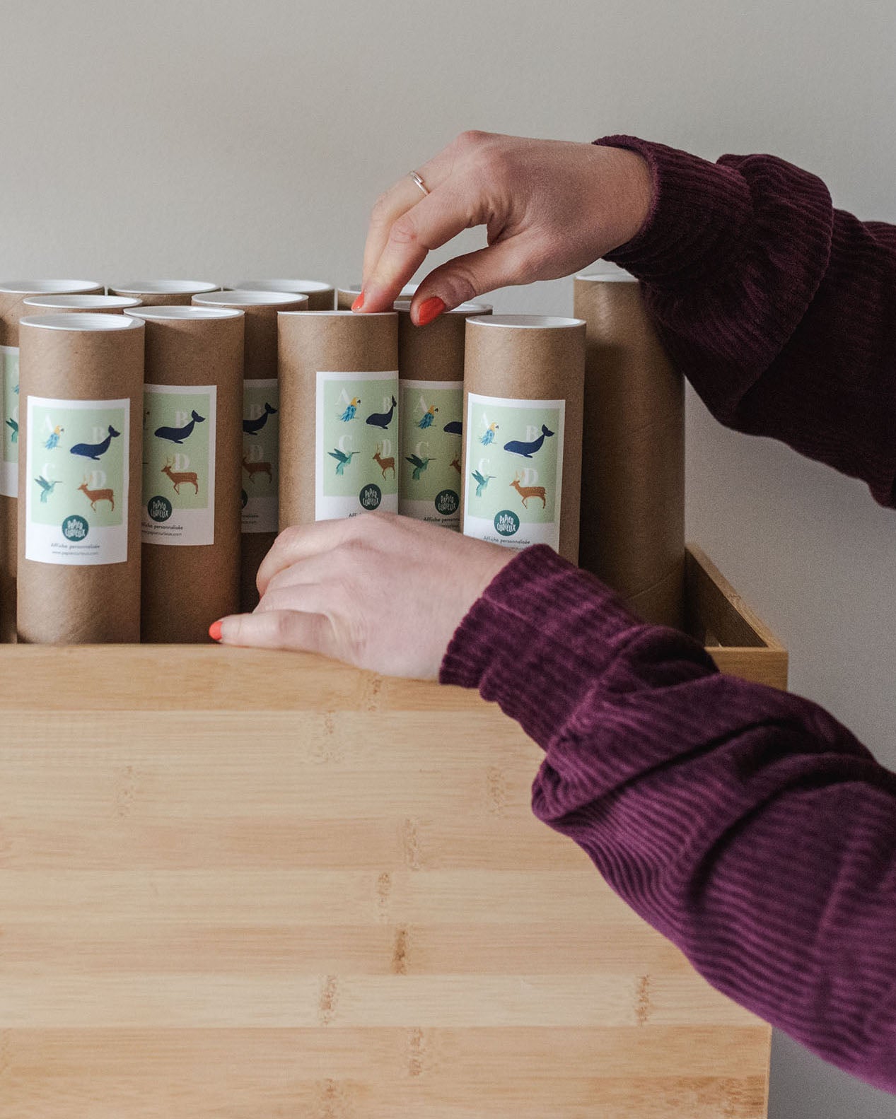 Emballage affiche prénom à personnaliser, tube recyclé et résistant, atelier Papier curieux